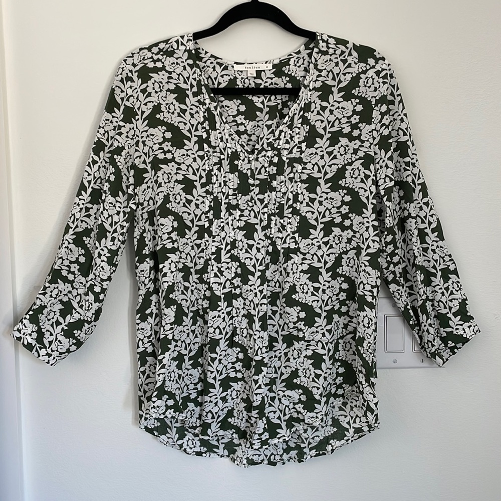 Women’s Stitch Fix Blouse Size M